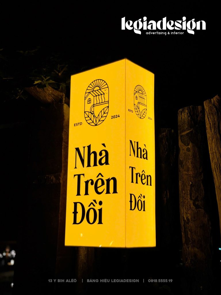 BQC050- Hộp đèn đứng Nhà Trên Đồi