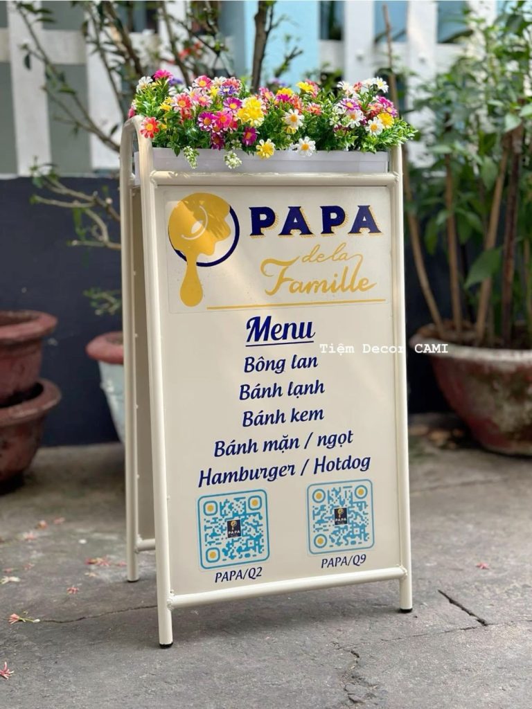 BQC072- Bảng menu Papa Bubble kèm hoa