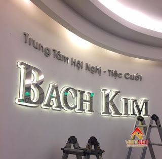 BQC116- Biển Bạch Kim chữ nổi ánh bạc