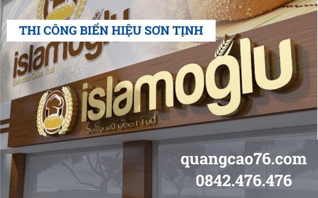 BQC132- Biển hiệu Islamoglu chữ vàng trên gỗ