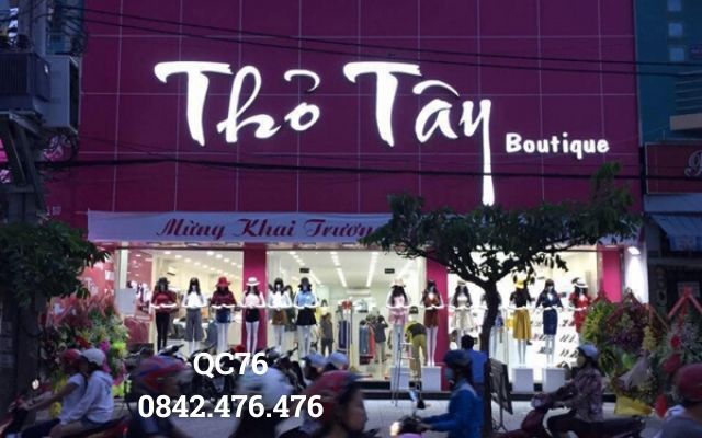BQC135- Biển hiệu Thơ Tây Boutique màu tím