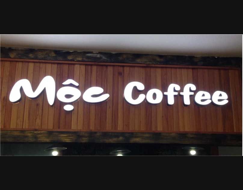 BQC144- Biển hiệu Mộc Coffee trên nền gỗ