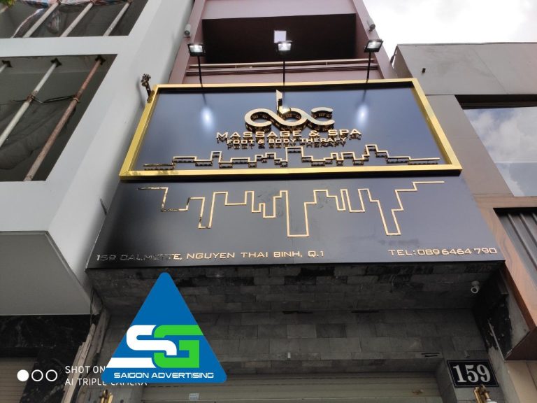 BQC160- Biển hiệu spa chữ vàng viền khung