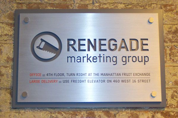 BQC175- Bảng tên Renegade Marketing Group