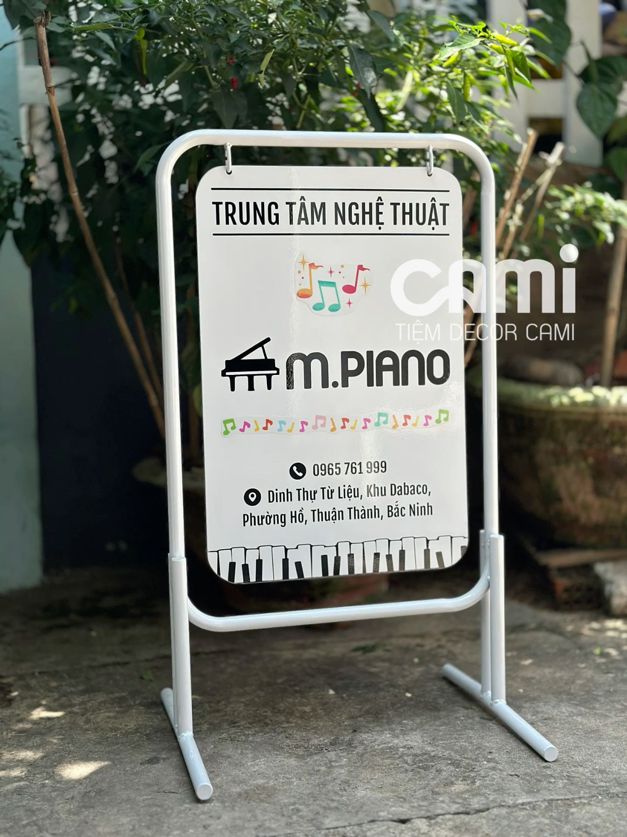 BQC195- Bảng đứng trung tâm nhạc M Piano