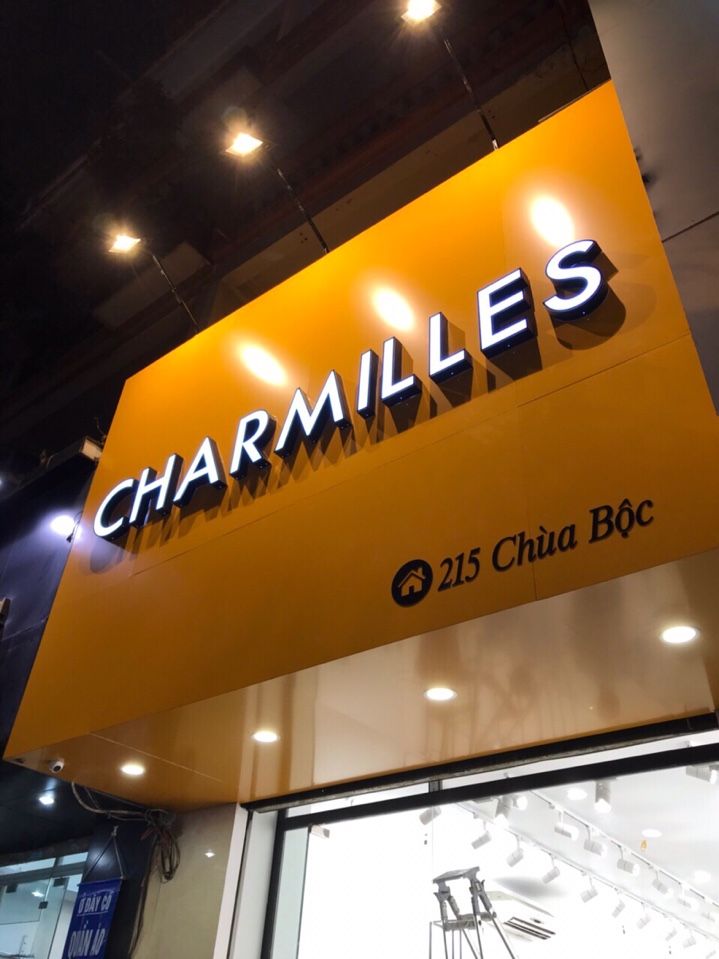 BQC196- Biển hiệu Charmilles trên nền cam