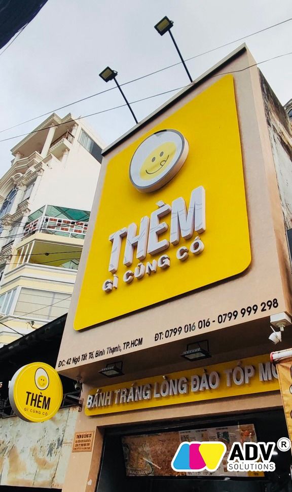 BQC245- Biển hiệu tiệm bánh màu vàng